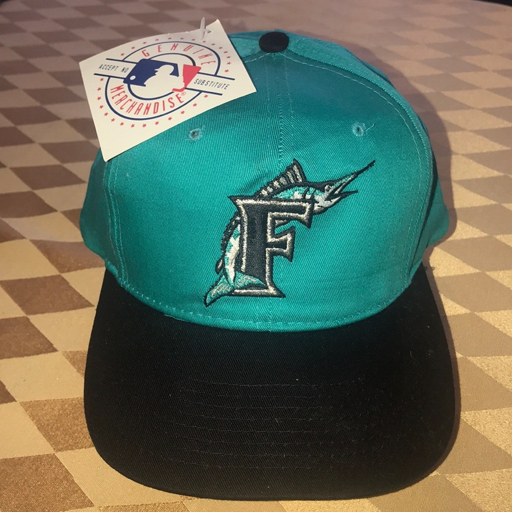 VTG 90’s MLB Snap back hat with Tag